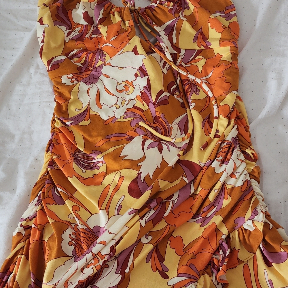 Dress - Picture 2 of 4